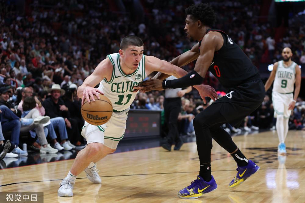 足坛占据重 足坛占据重